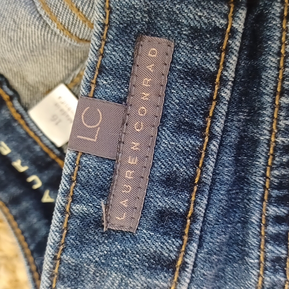 Lauren Conrad Jean Shorts - Picture 5 of 5